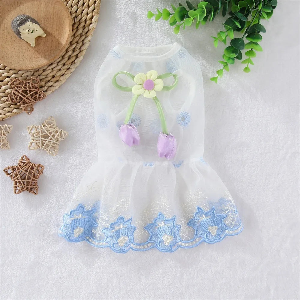 Pet Apparel Thin Mesh 3D Flower Pet Dress Lightweight Comfortable Dog Princess Dress Breathable Cat Strap Puff Skirt Cats Dogs
